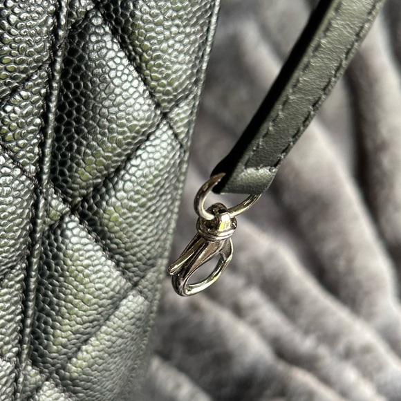 STUNNING!! Authentic Chanel GST in fantastic condition! - Picture 10 of 14